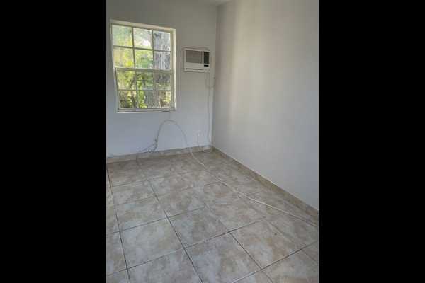Cozy Studio Apartment in Hollywood, FL - Available Now
